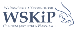 Logo Wyższej Szkoły Kryminologii i Penitencjarystyki w Warszawie - niebieski napis i ptak na białym tle