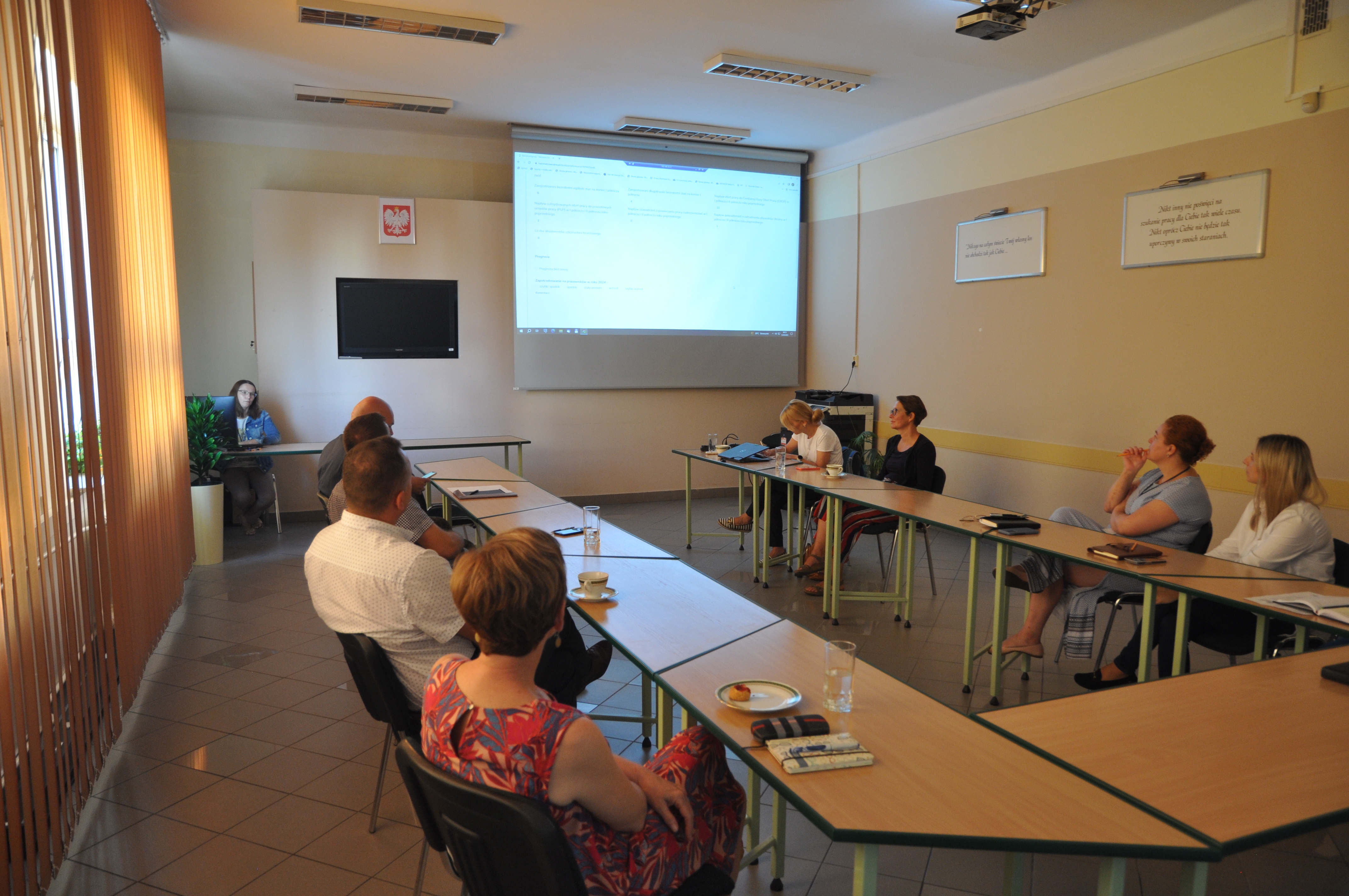 uczestnicy dyskusji barometr zawodów w sali konferencyjnej PUP w Bochni