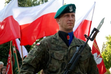 Zdjęcie artykułu Za mundurem …